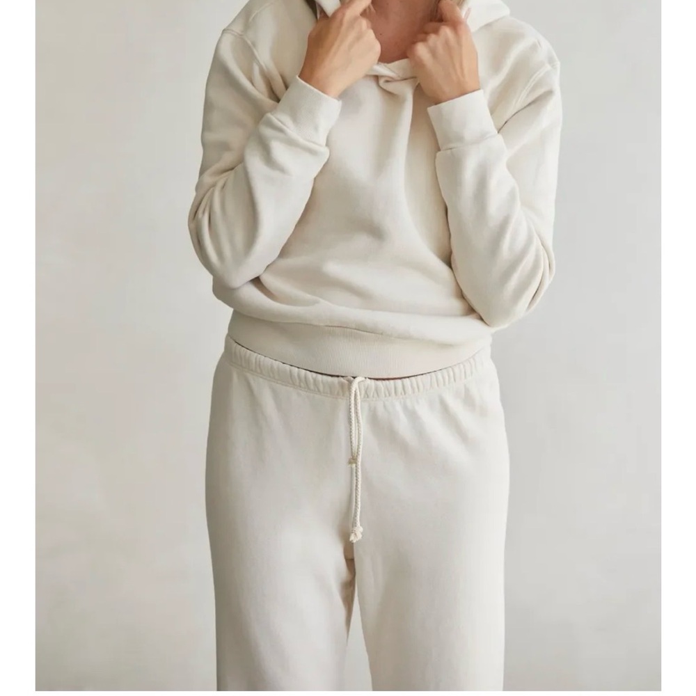 Perfectwhitetee sz Small heart sweatshirt hoodie